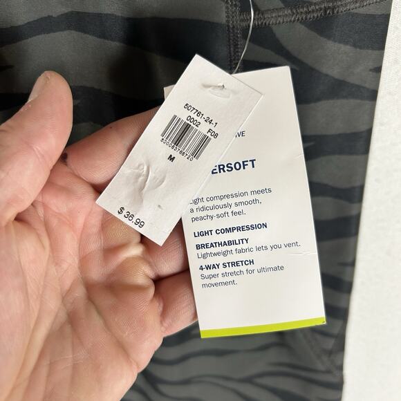 Old Navy NEW Active Powersoft Capri Leggings Women's Medium Gray Zebra Print NWT - Picture 6 of 16